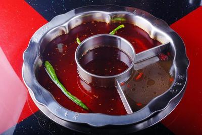 享受最正宗的重庆味道,就在鼎哆味重庆火锅食材超市!